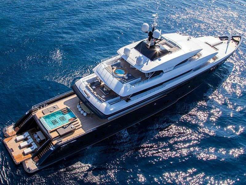 Luxury yacht rental
