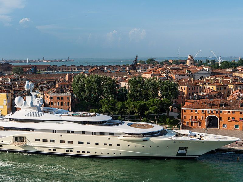 Luxury yacht charter Italy