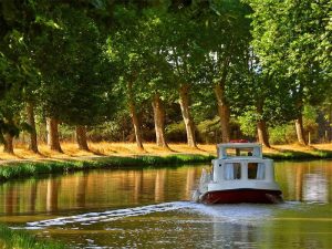 Boat tours in Canal du Midi