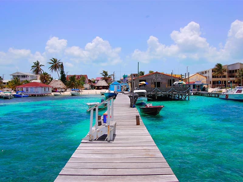 sailing in Belize