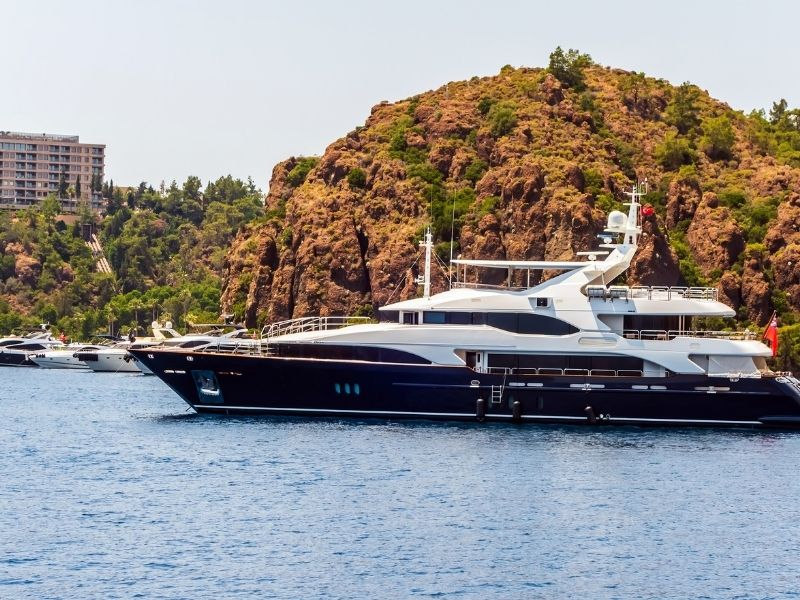 Luxury Yacht Charter Thumb