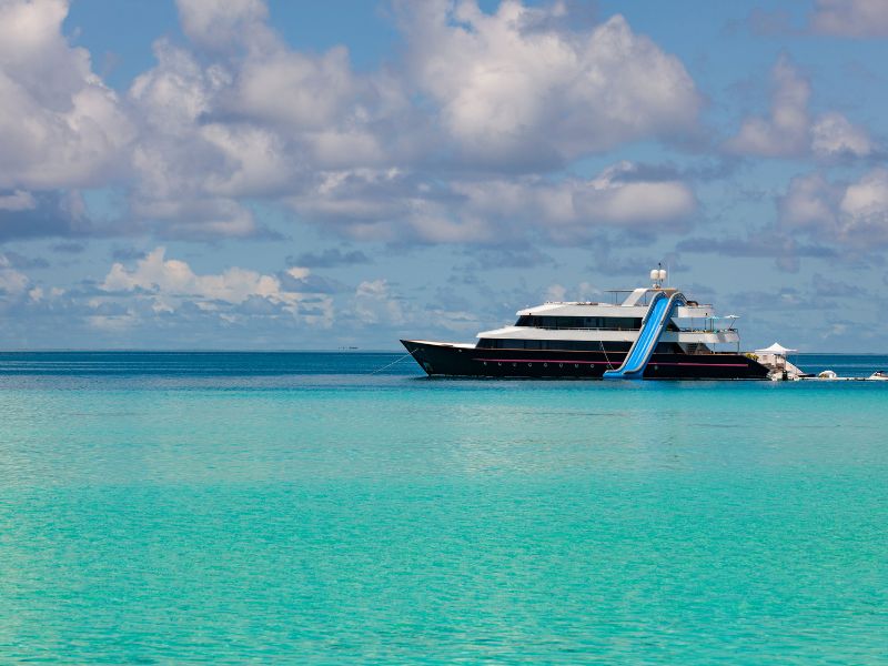 Maldives Motor Yacht Charter
