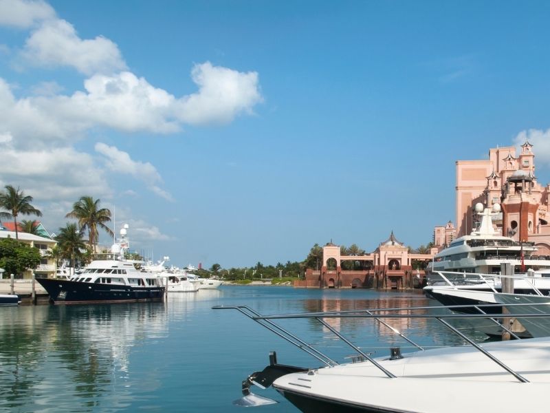 Motor Yacht Charter Bahamas