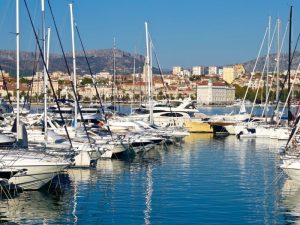 Split Bareboat Charter